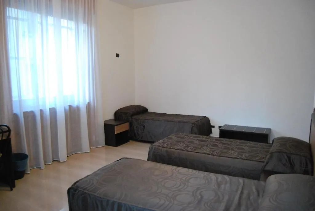Guest house Villamelchiorre 1 Milan Italy